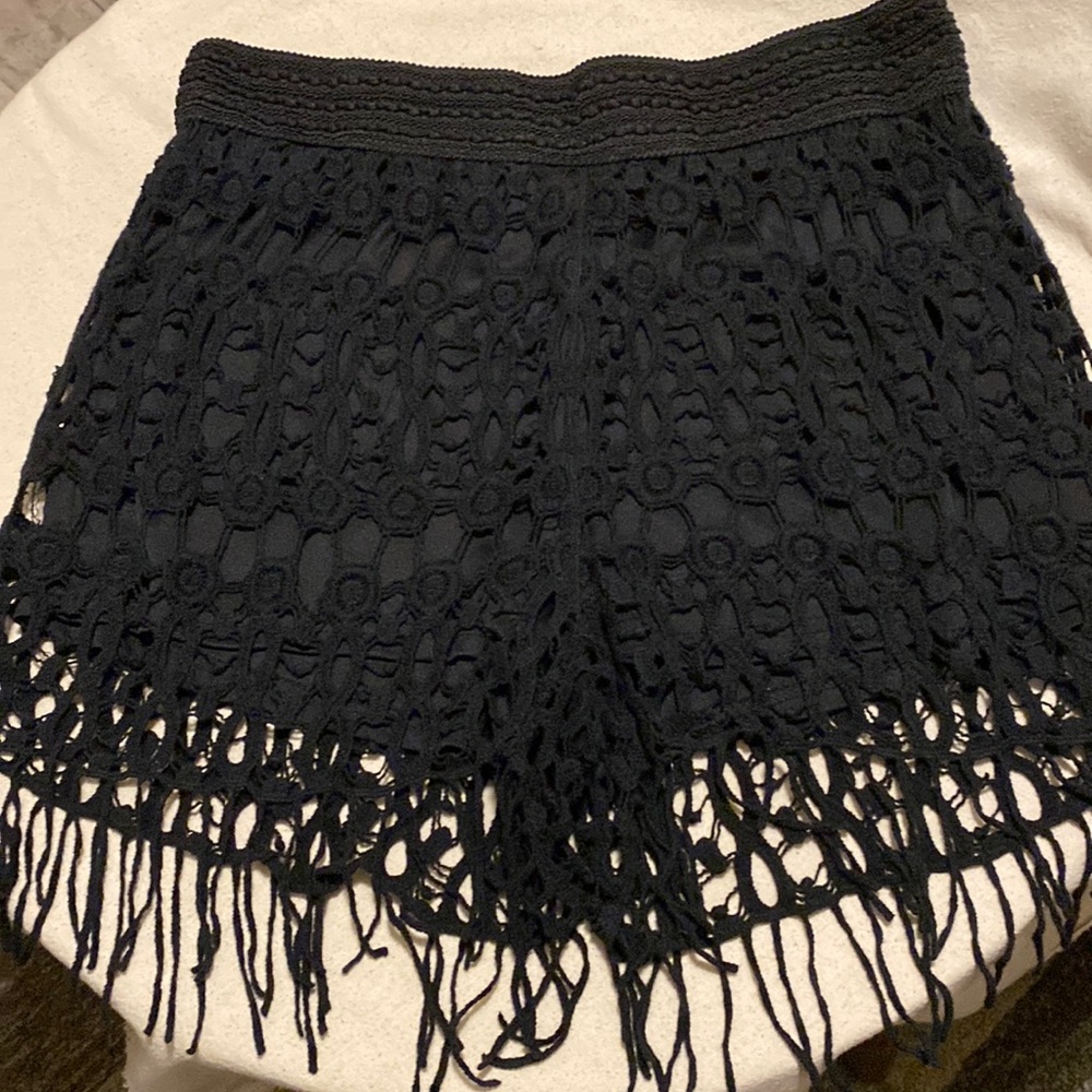 Belle Tweed Fringed Lace Black Shorts Size 10